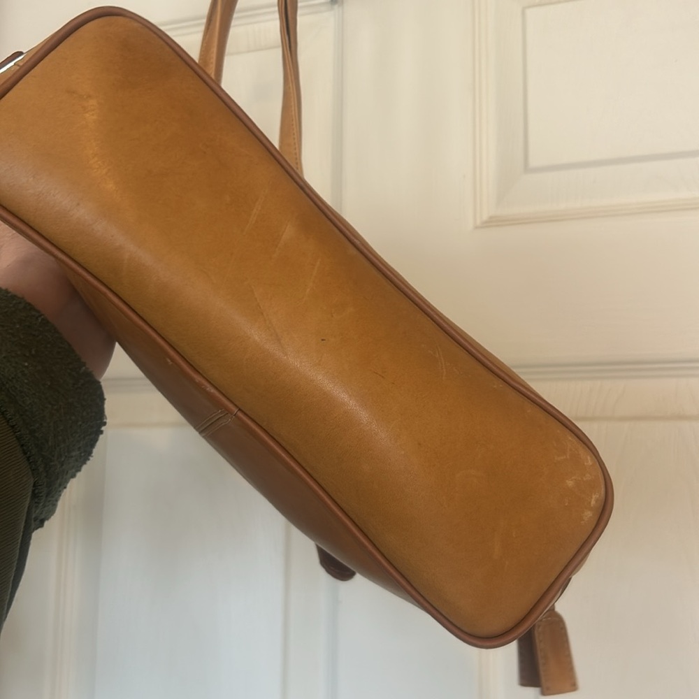 Tignanello Tan Leather Shoulderbag- EUC - Picture 7 of 16